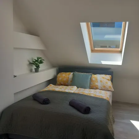 Blueline Am Woerthersee Schiefling am See